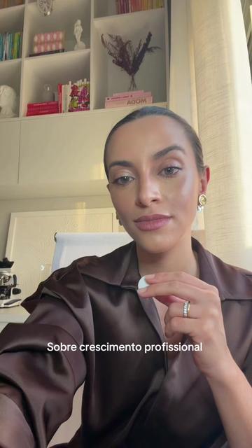@Dra Julia Vasconcellos