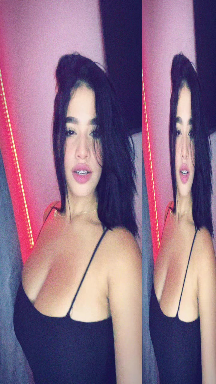 @Roxii1603
