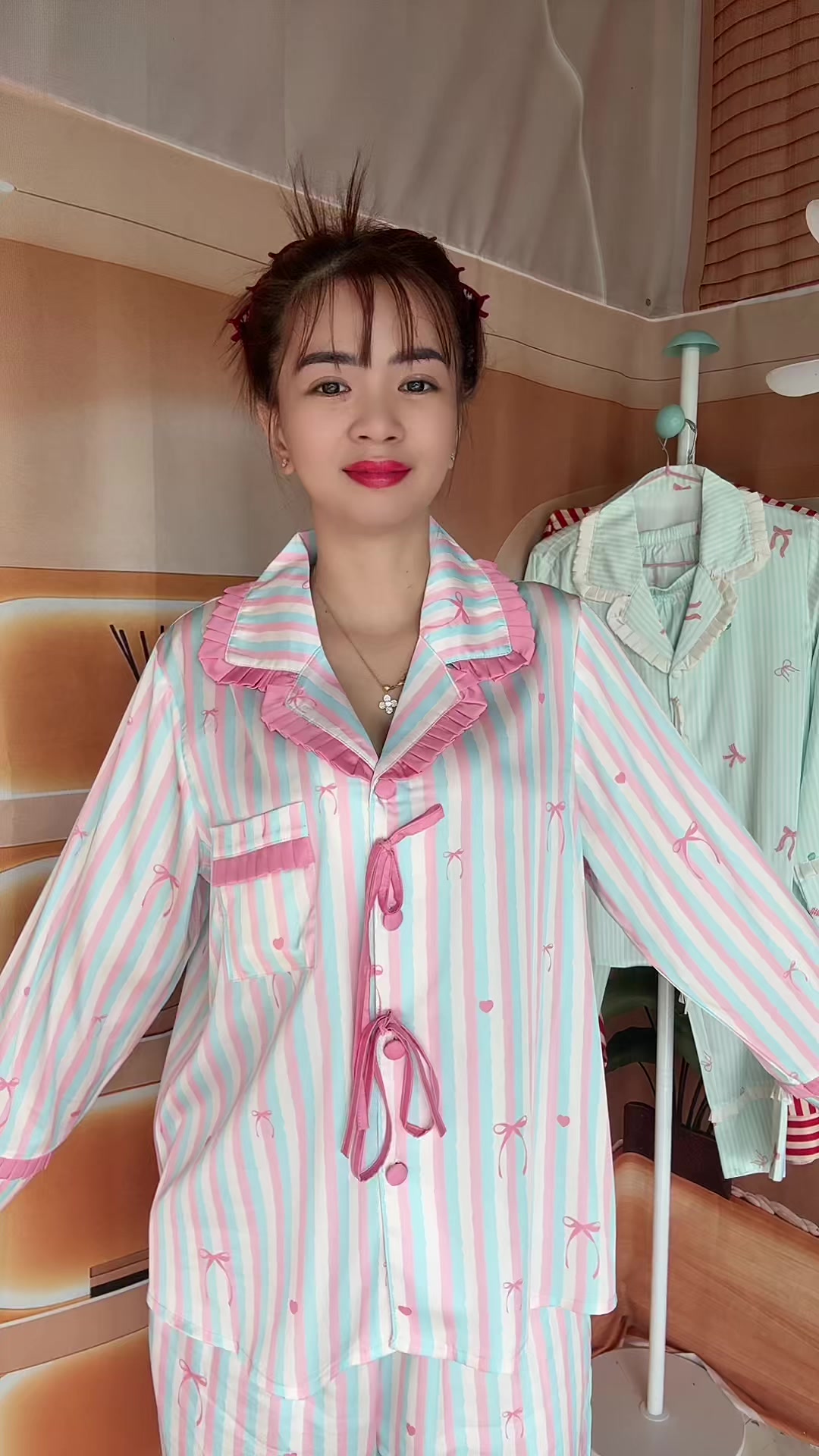@Em Cẩm N&egrave;