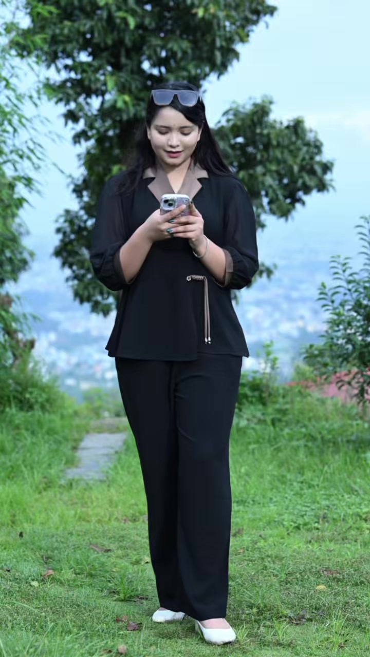 @Simran pariyar🎵