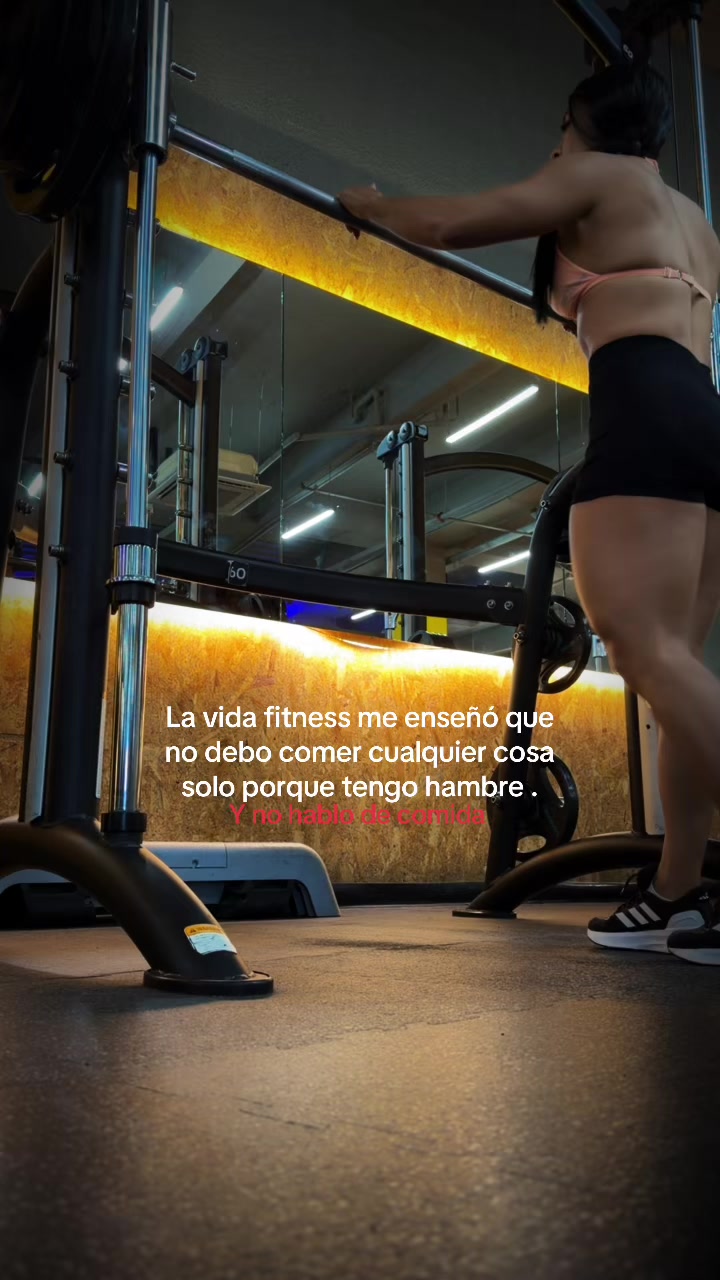 @lillymolinafit