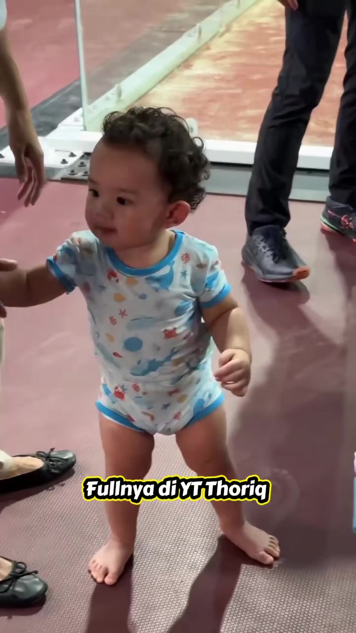 @HoldmyHand