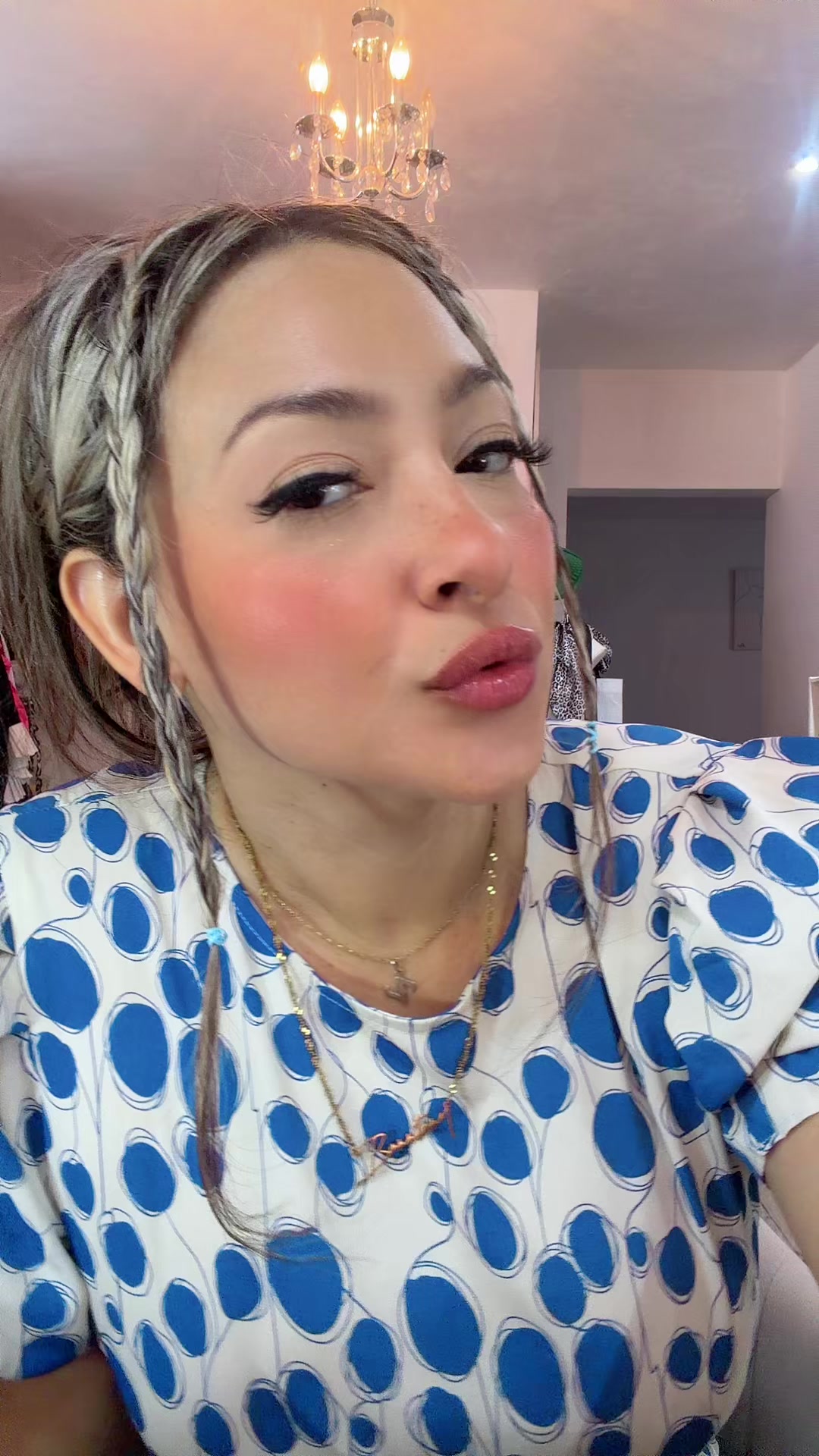 @Solo llámame BZ ✨💋