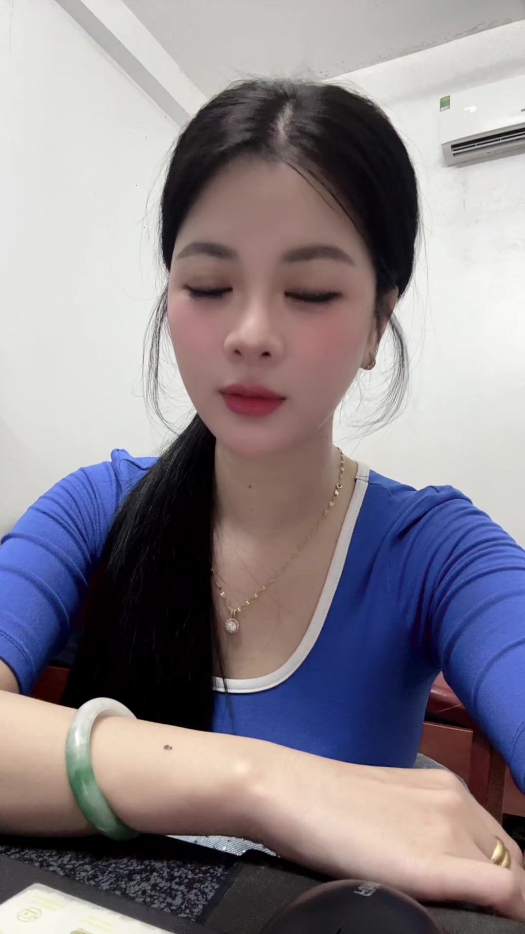 @M&iacute;t