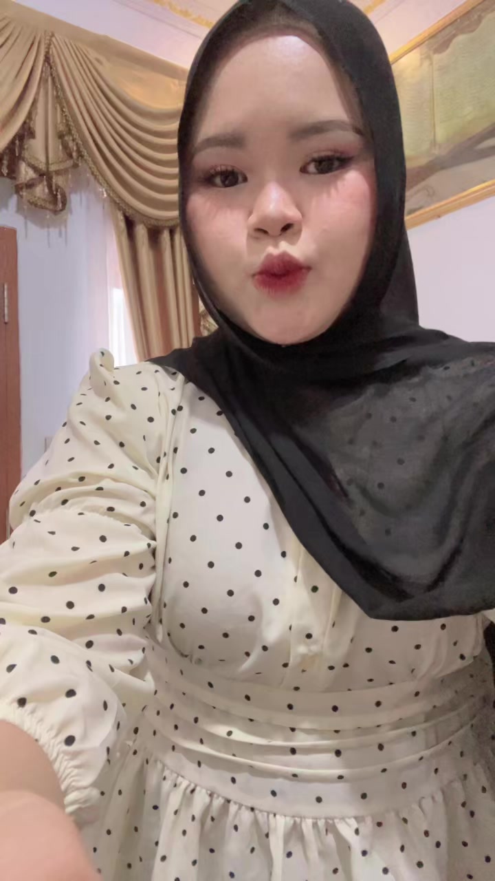 @Nisaa18