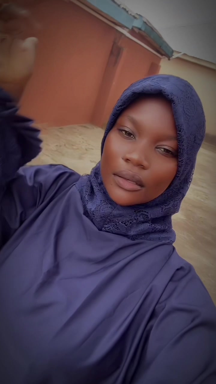 @🍫BLESSING🥺🖤