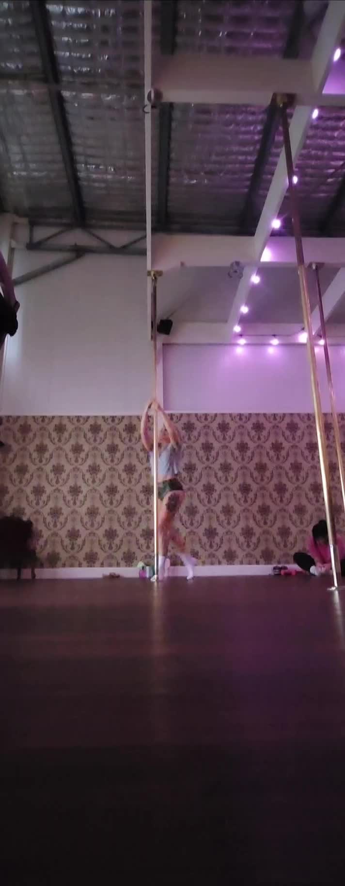 @Le_Poles