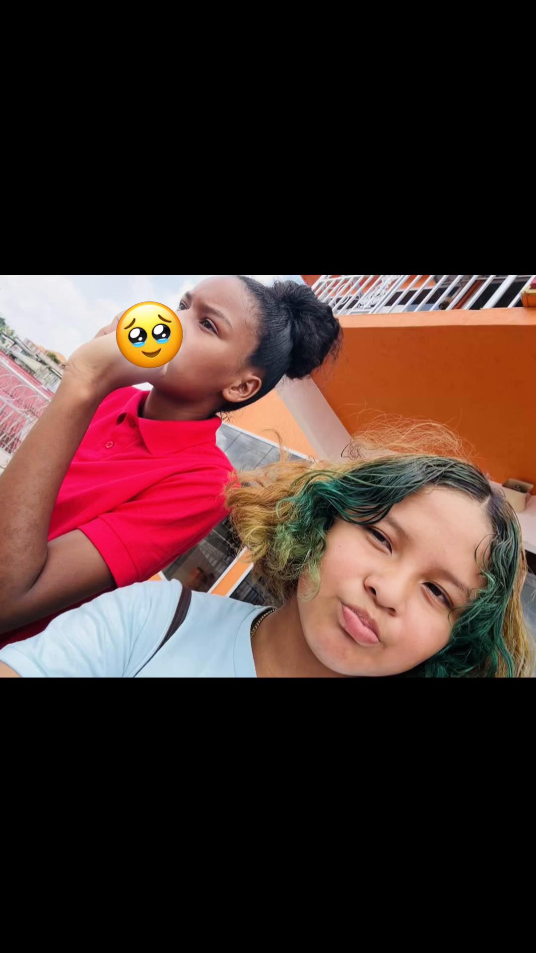 @Nia