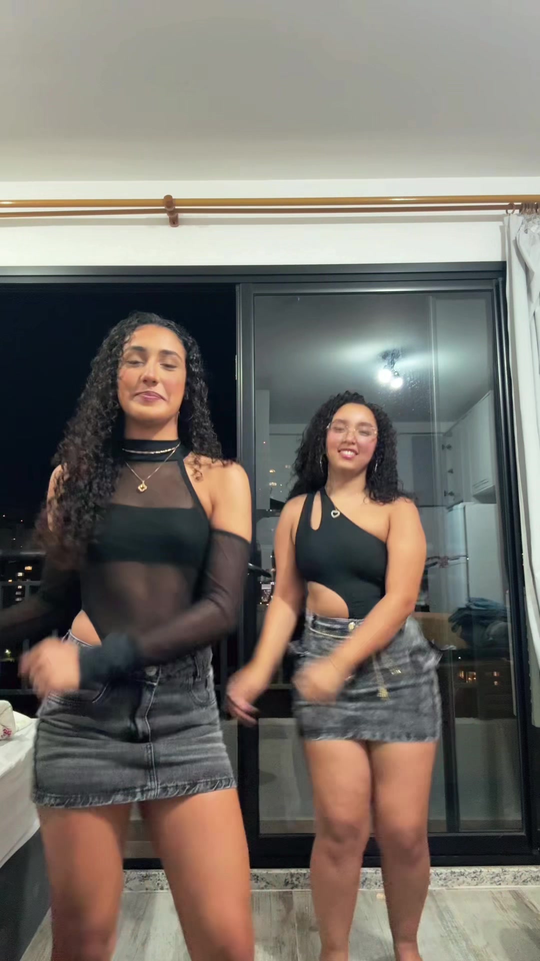 @isabella