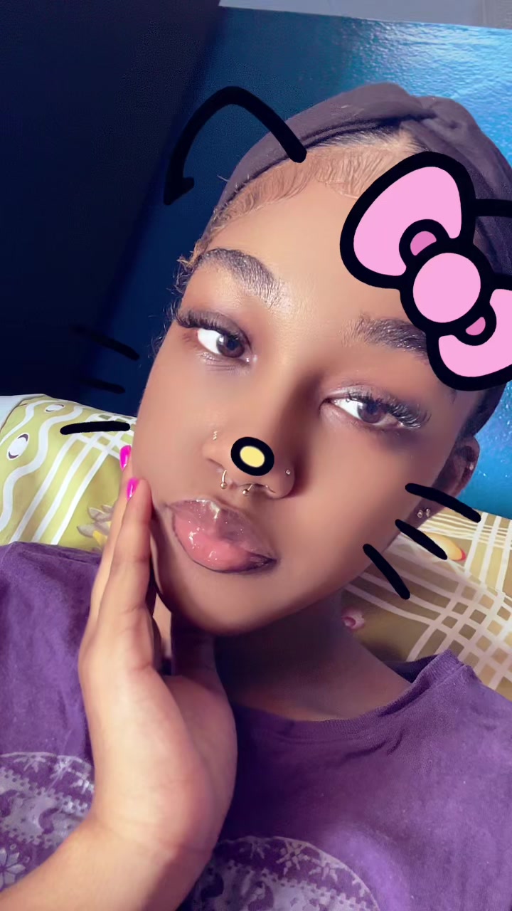 @SUCH GYAL ★👅