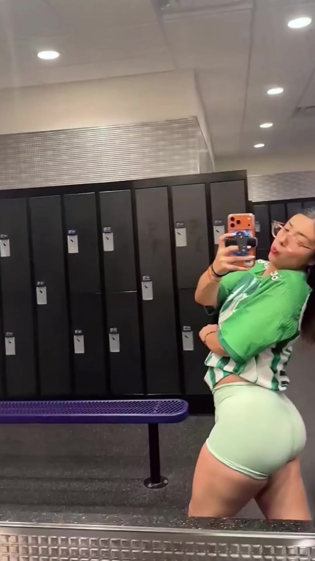 @akemtz3