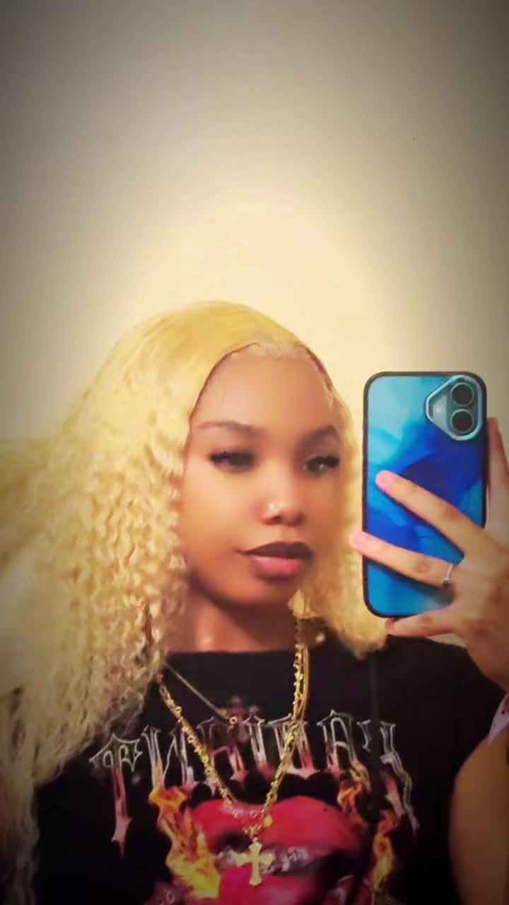 @Dee🩵.