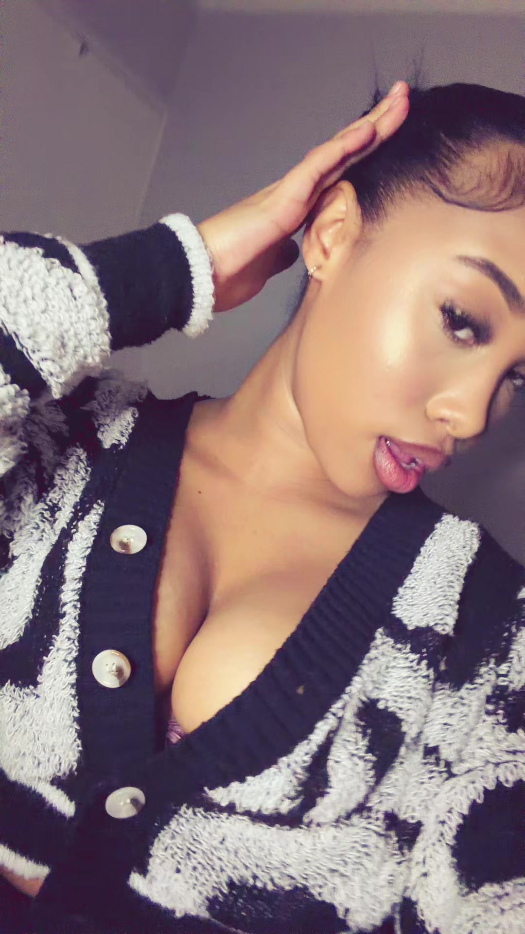 @deonique.xo