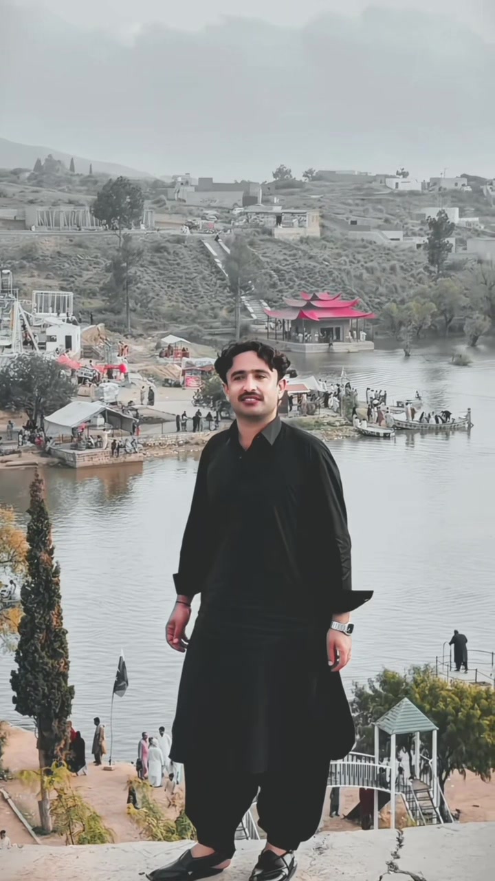 @Singer Tahir Farooq
