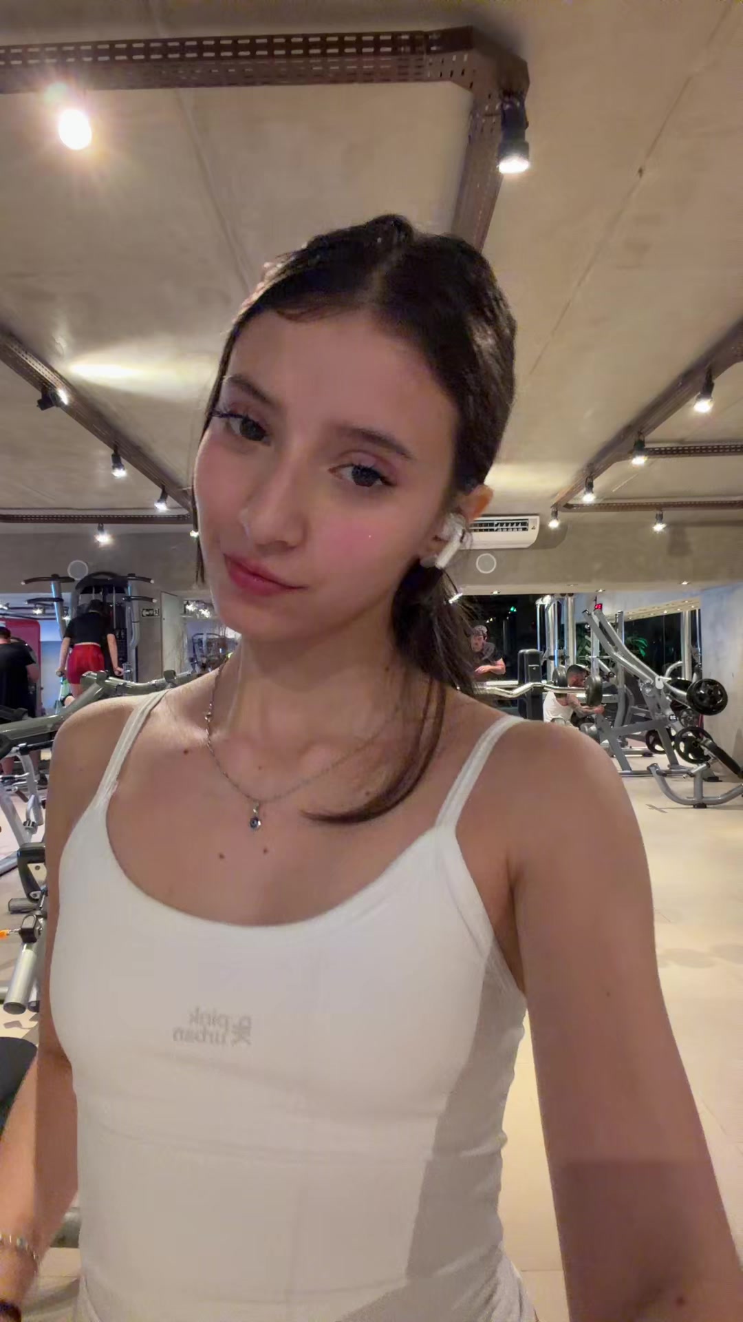 @yisabeleyy