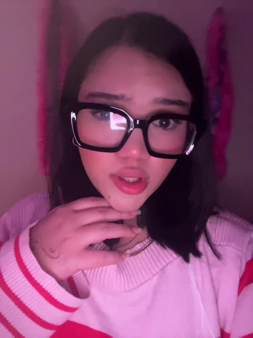 @👧🏻