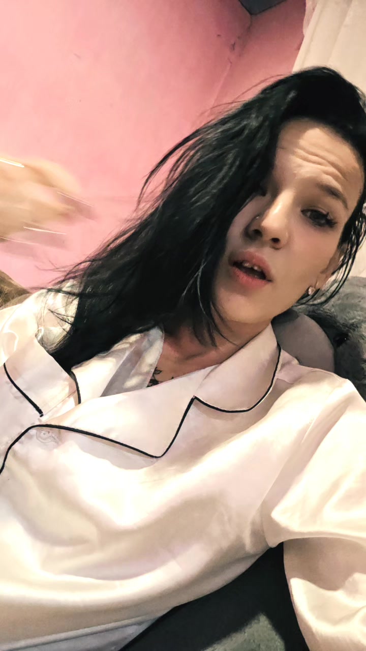 @Anya_Kotik