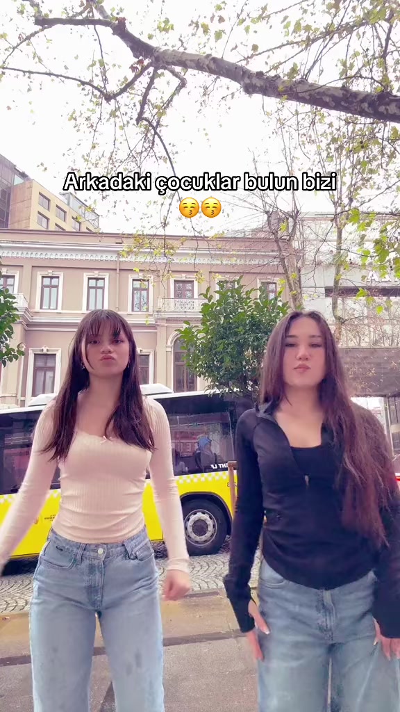 @twoslutss