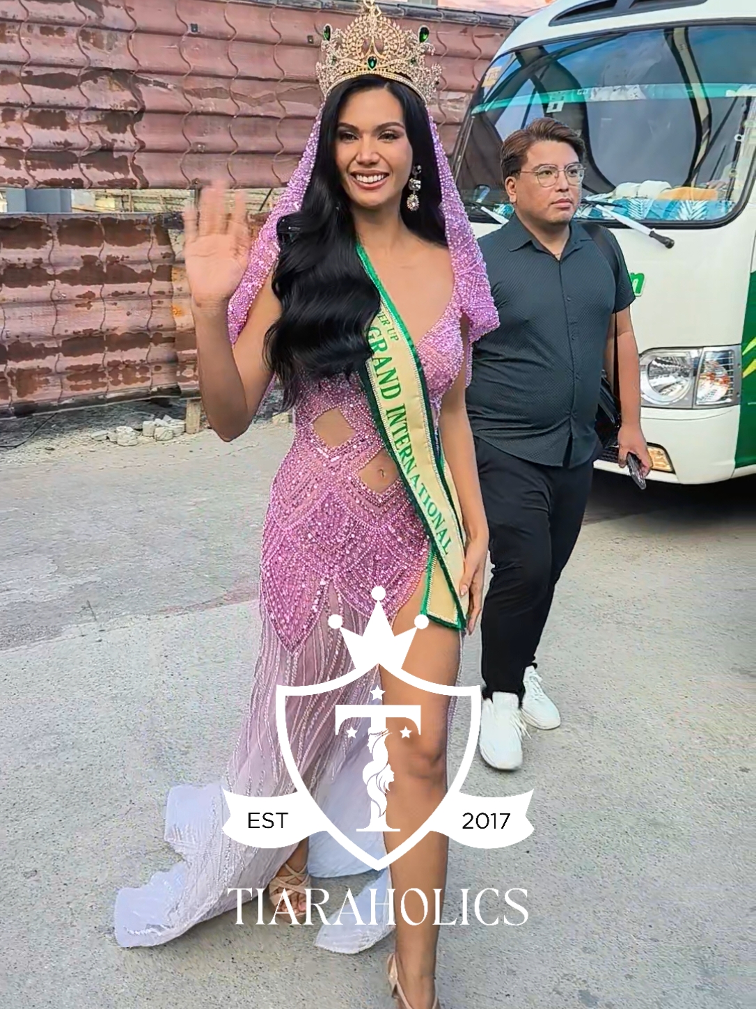 @TIARAHOLICS