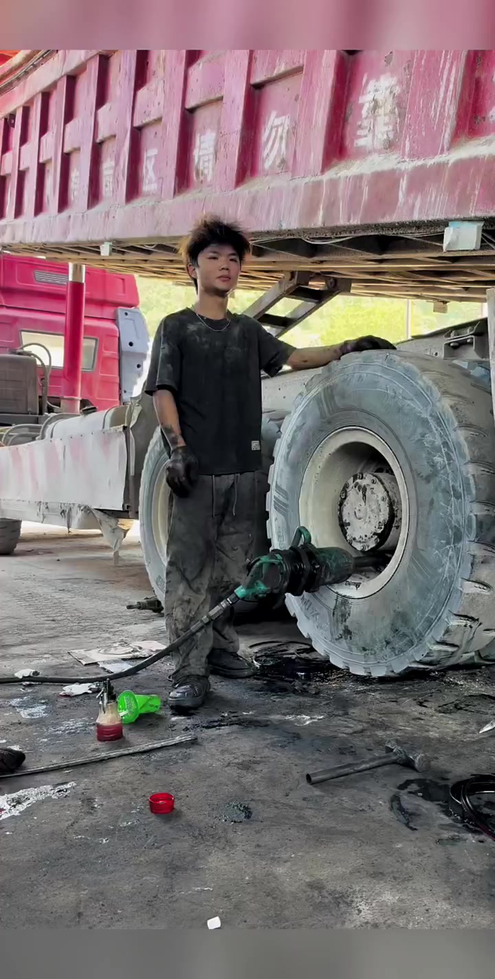 @Yueyue cô đơn quá