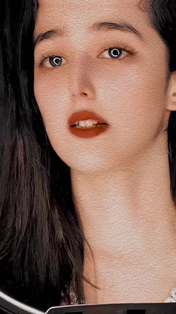 @𝕾𝖆𝖒𝖊𝖊𝖗𝖆 𝕶𝖍𝖆𝖓 🕊️