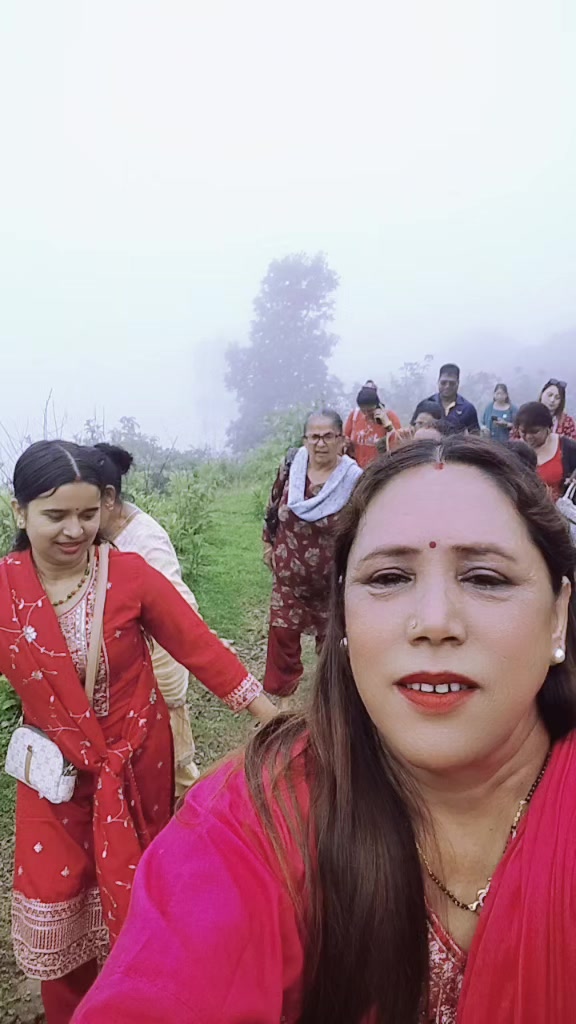 @पारु खड्का🇳🇵🇳🇵