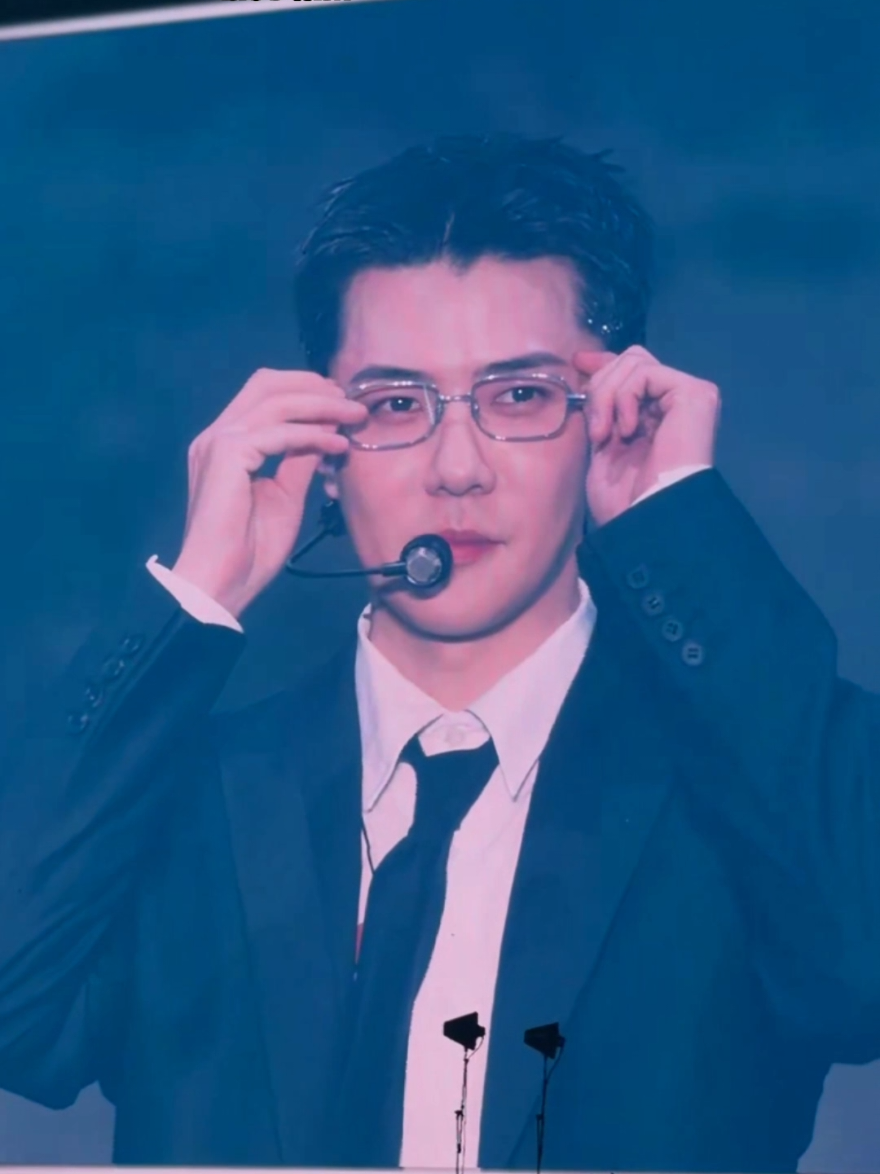 @EXO