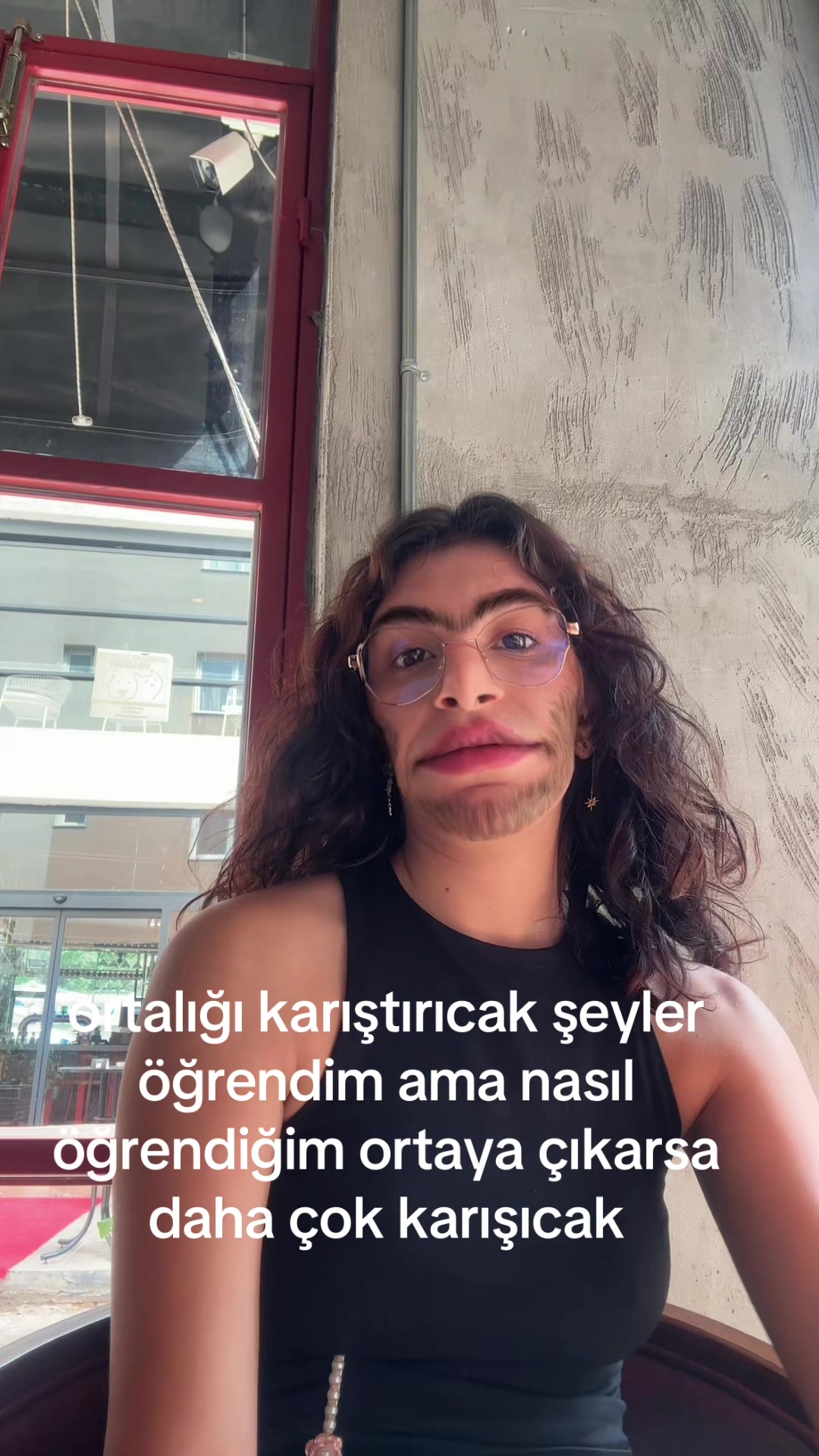@&ouml;ylesine biri