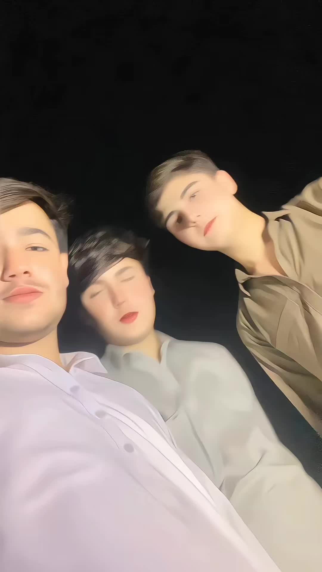 @( 𝐀𝐦𝐢𝐫_𝐊𝐡𝐚𝐧 )