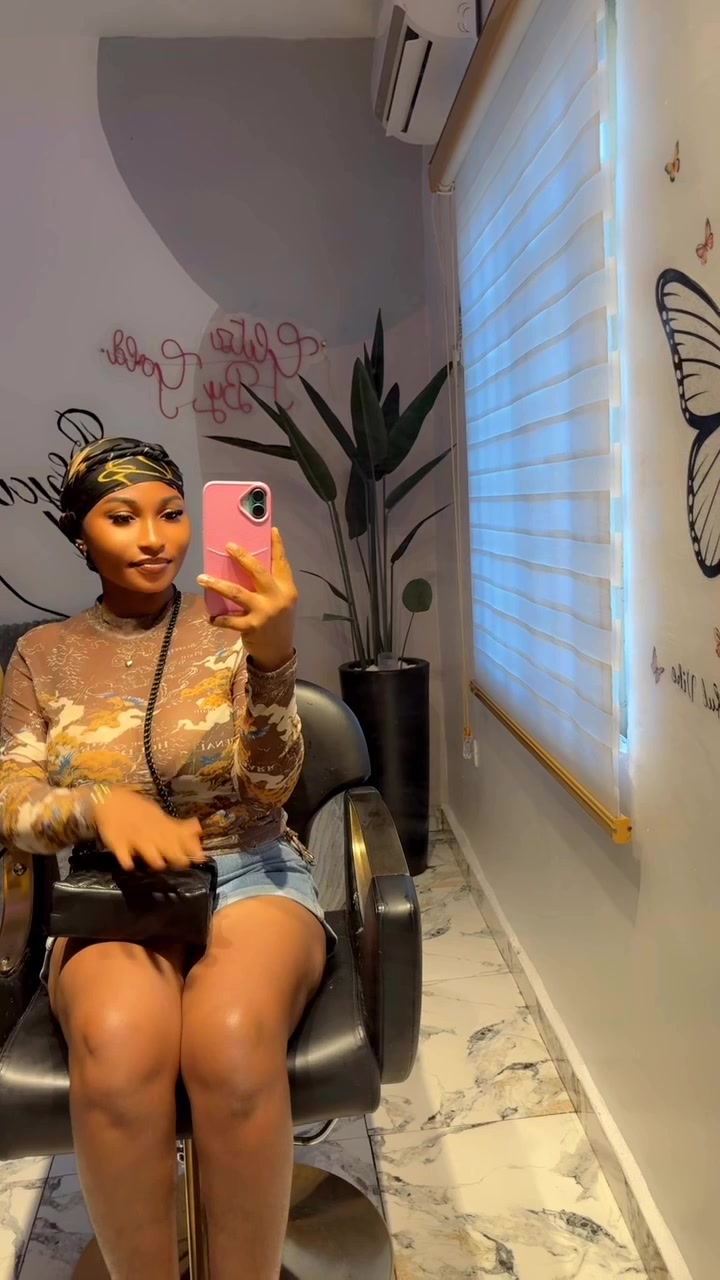 @AYOMIDE 🌸