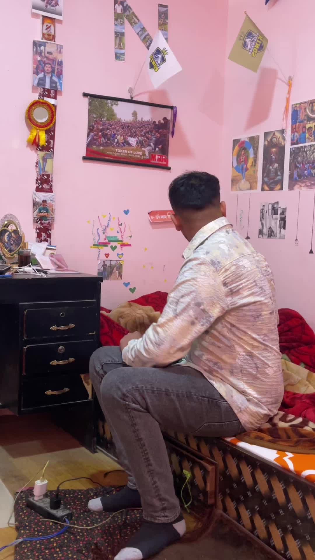 @Niraj Luitel(चरि भाइ)
