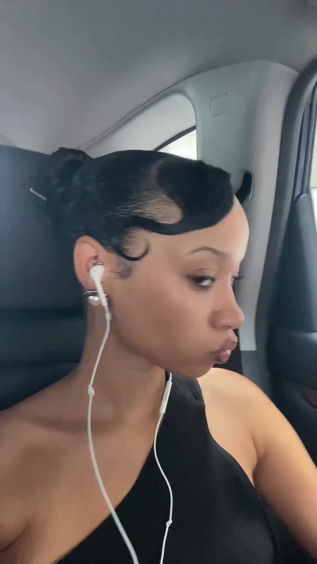 @Lyayb