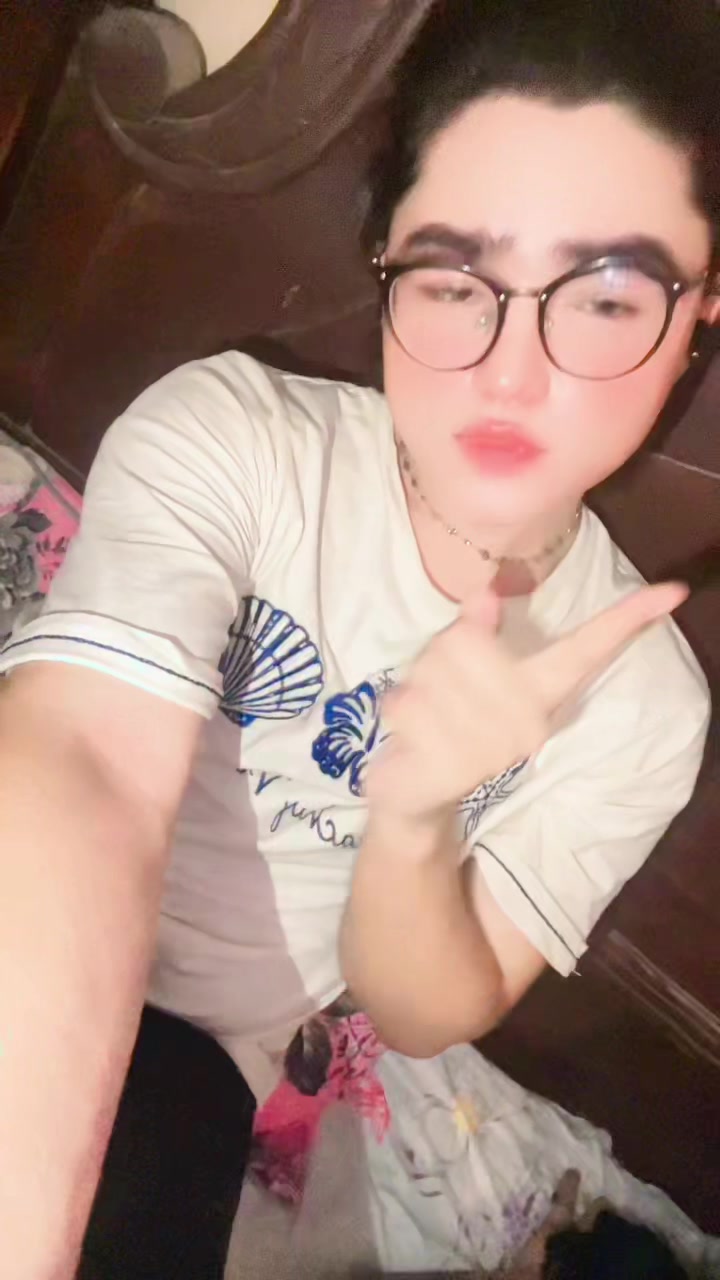 @Fadii Khan🥀🇦🇪🥵