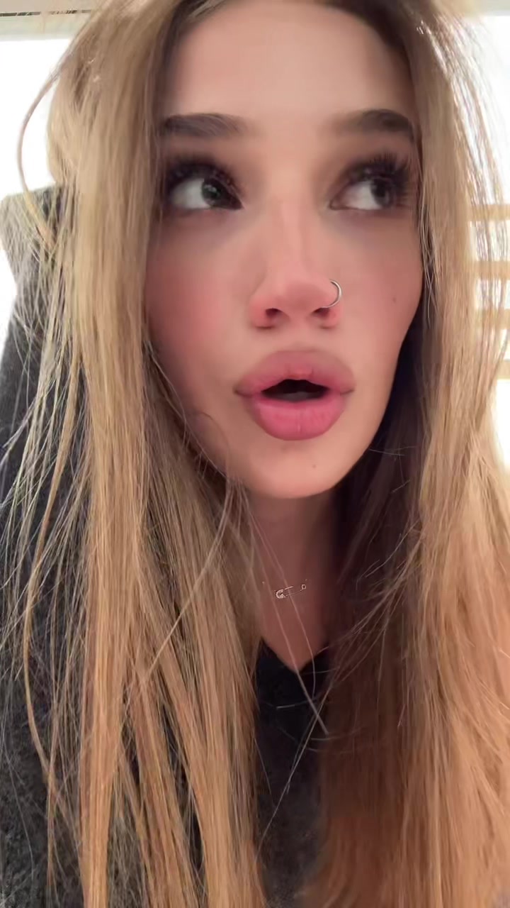 @соня я