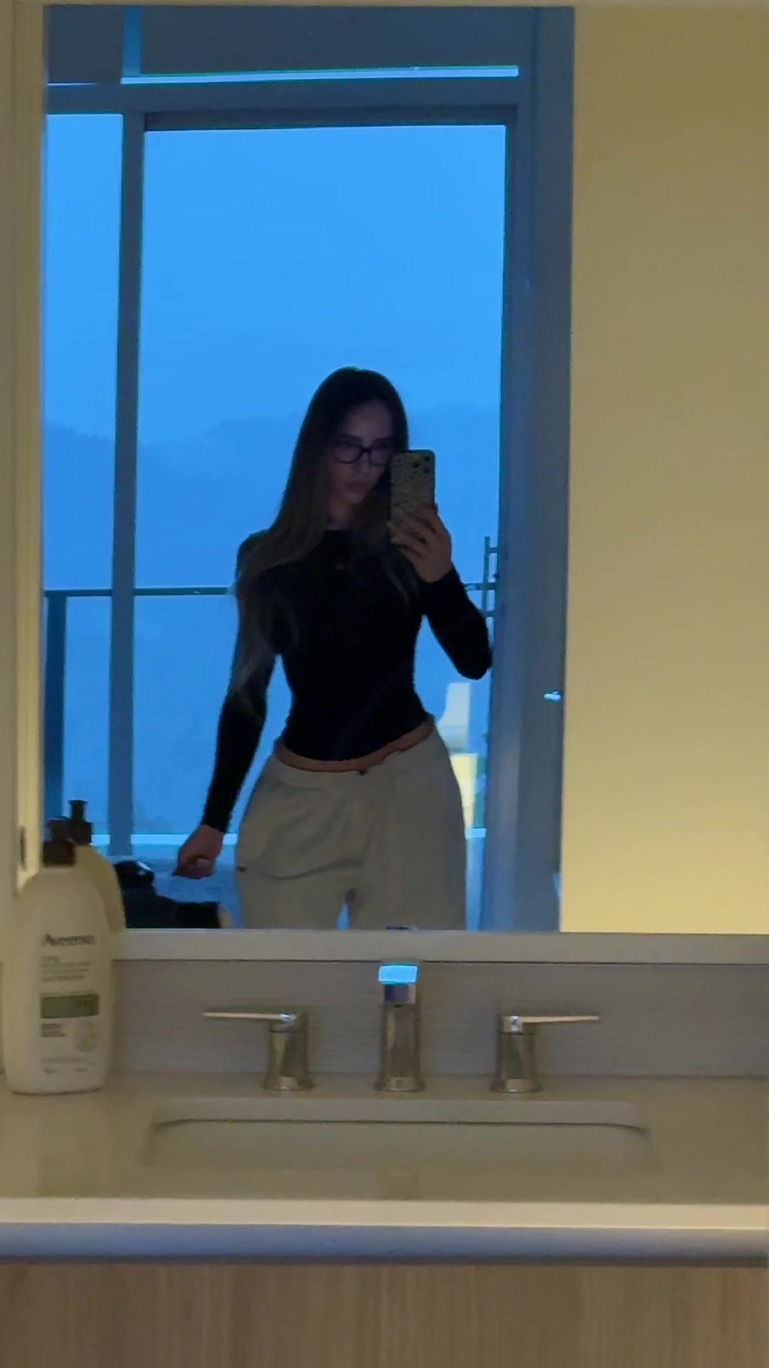 @meelahangelina