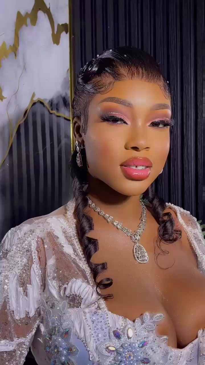 @Marie Makeup5151
