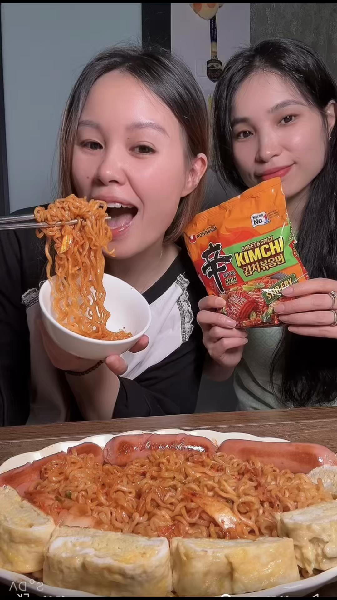 @Th&iacute;ch ăn vặt về đ&ecirc;m 🍱