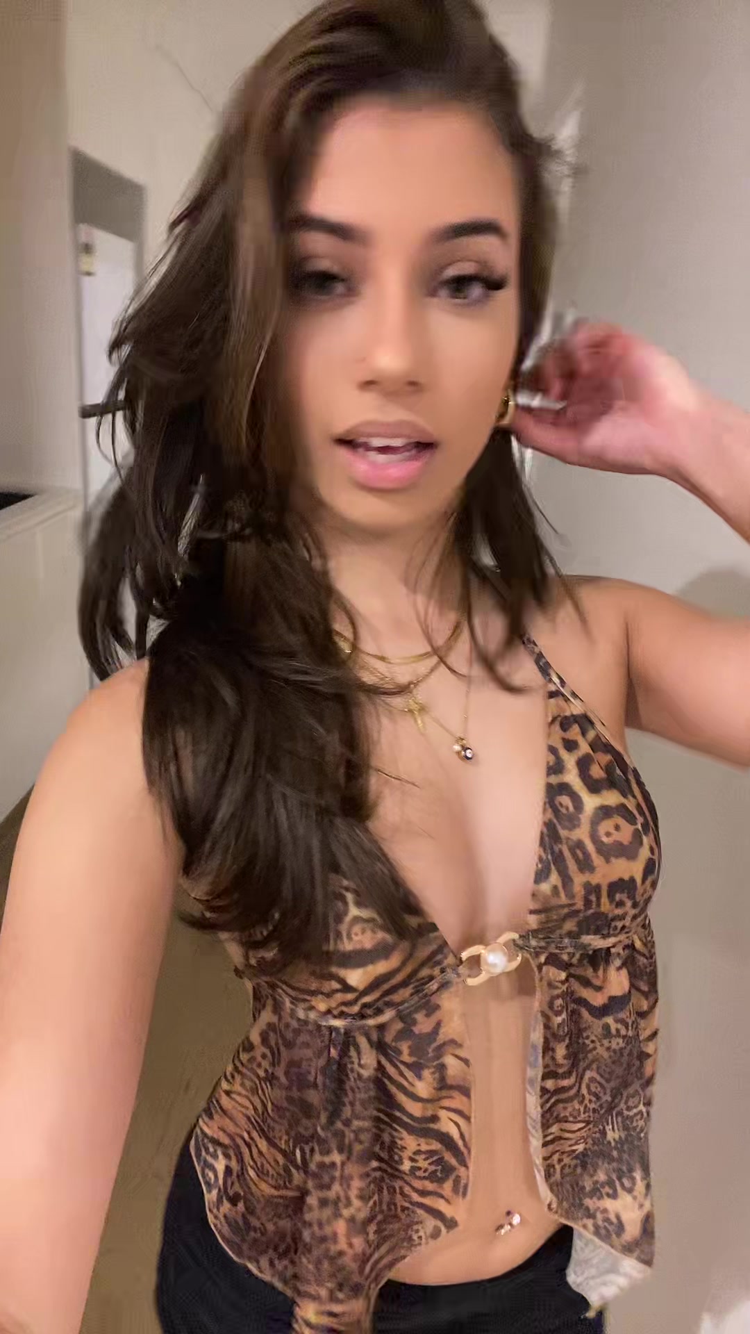 @️