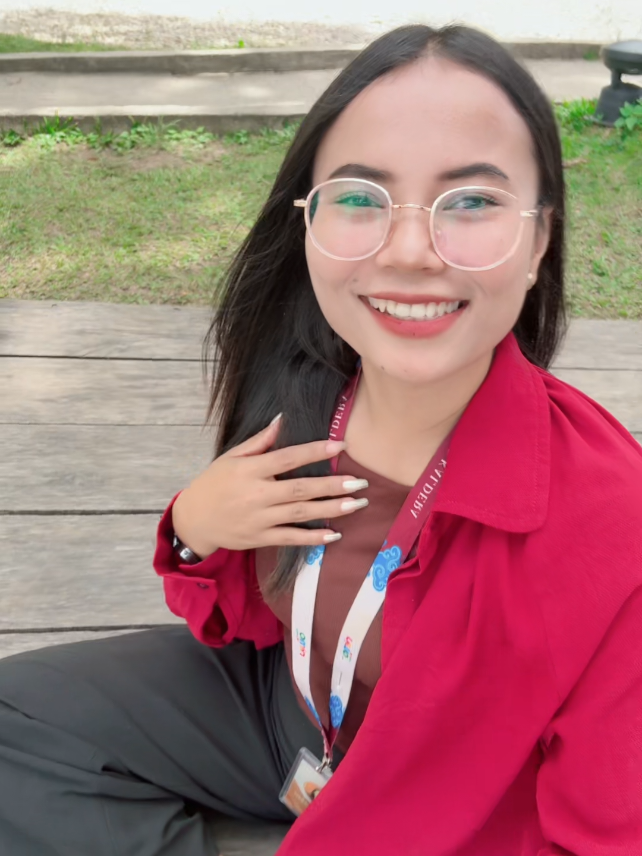 @Helen sirait