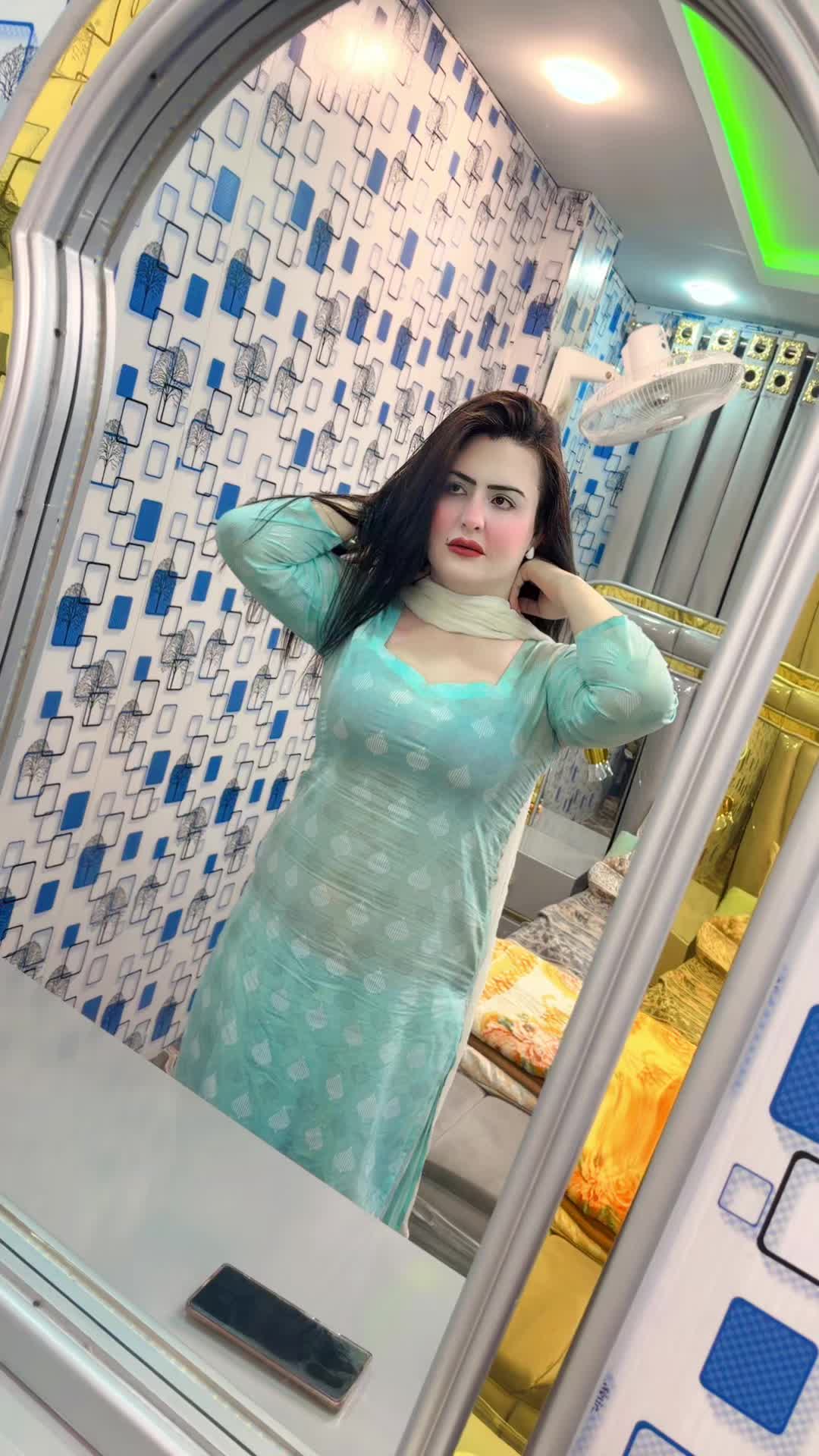 @Riya Khan34