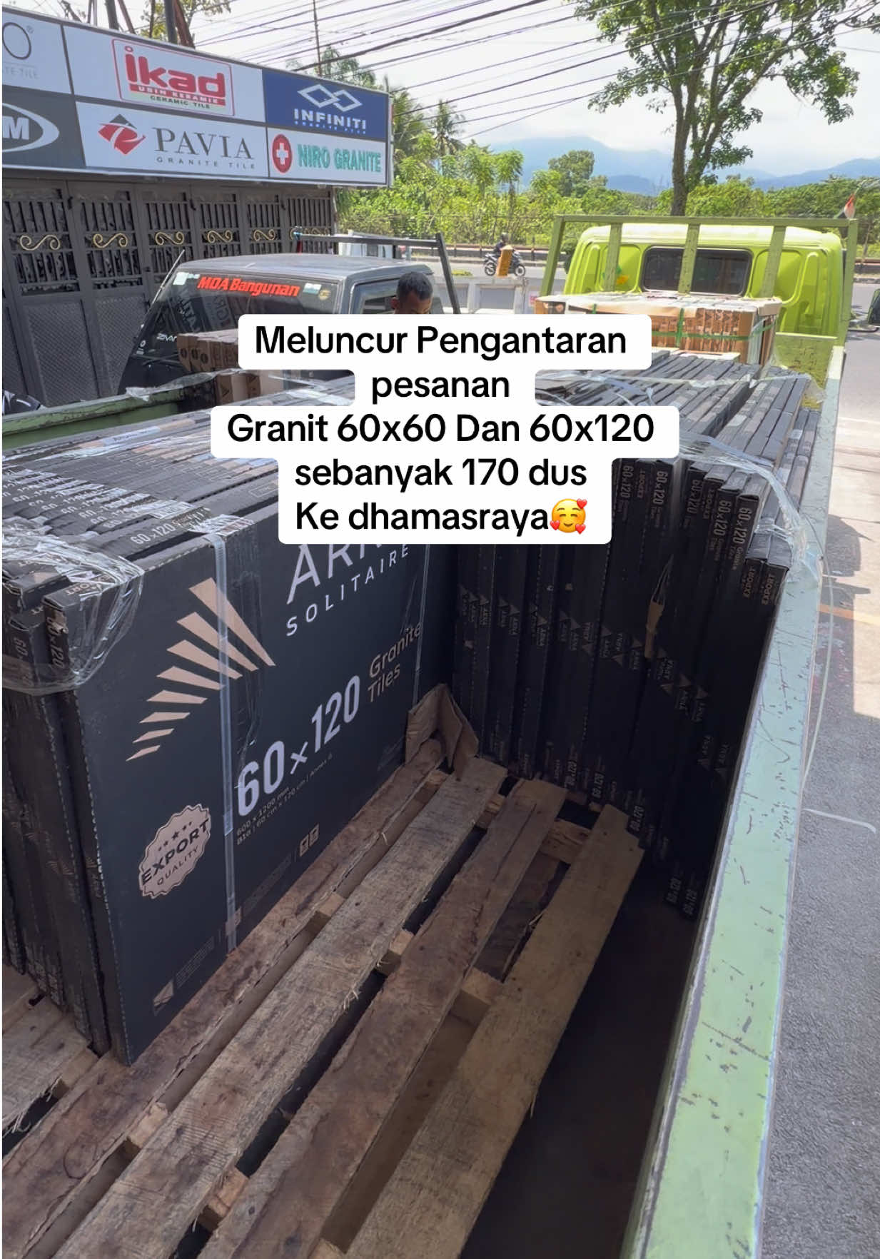 @Toko Keramik Padang