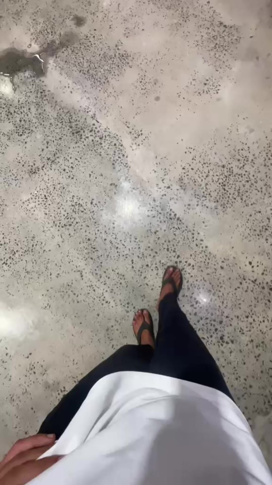 @Akmr_💫