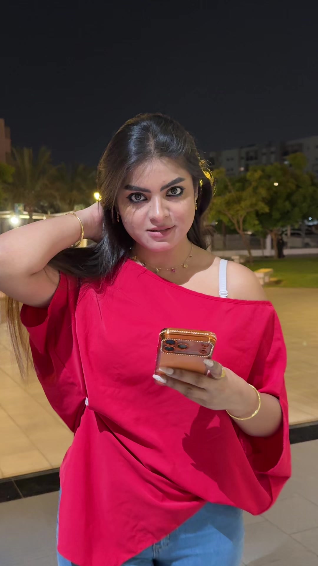 @chayaschu