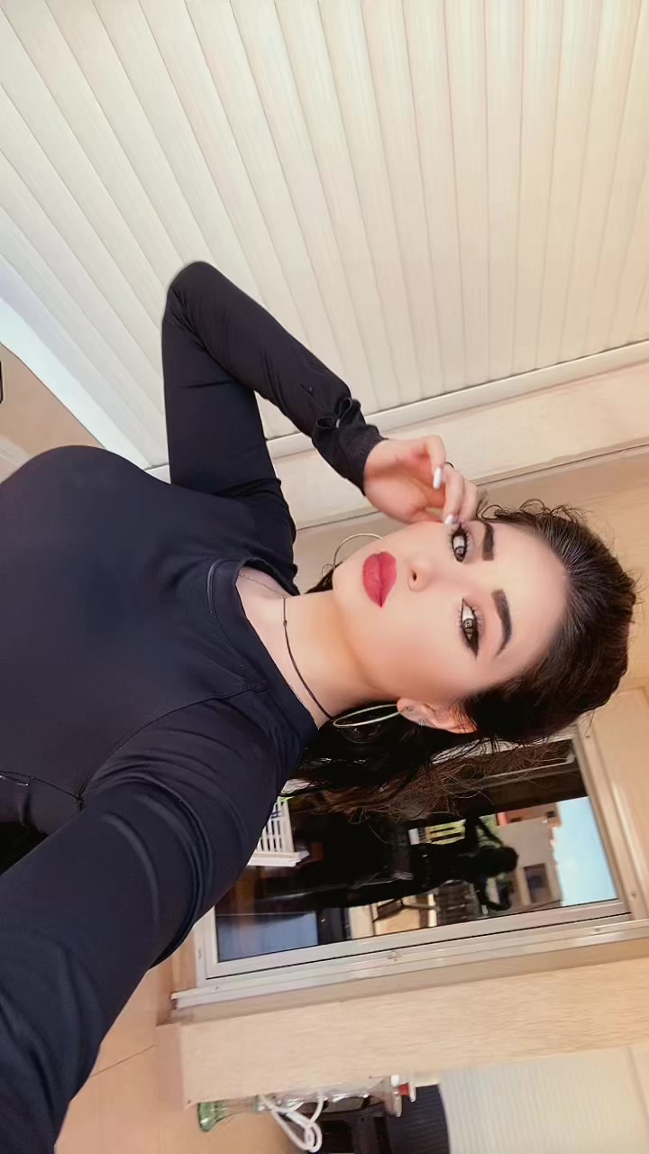 @_Sacha_