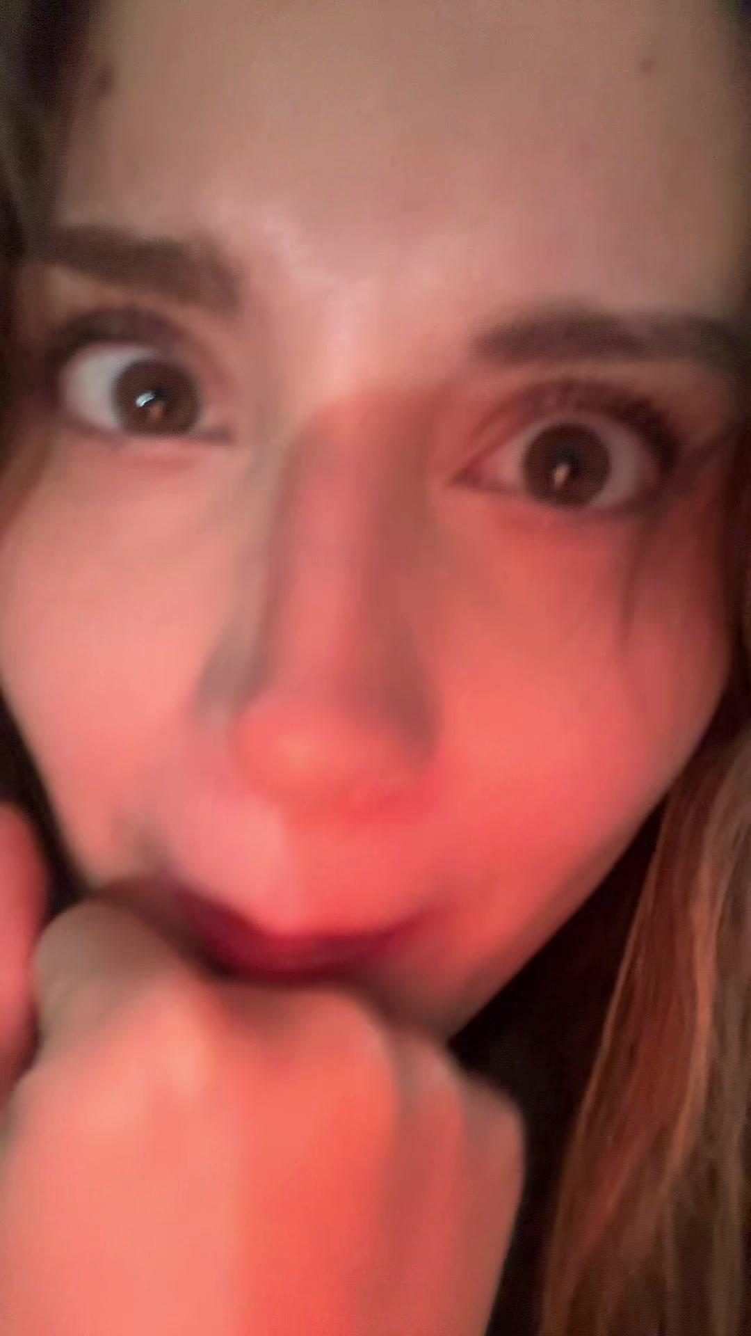 @🦦