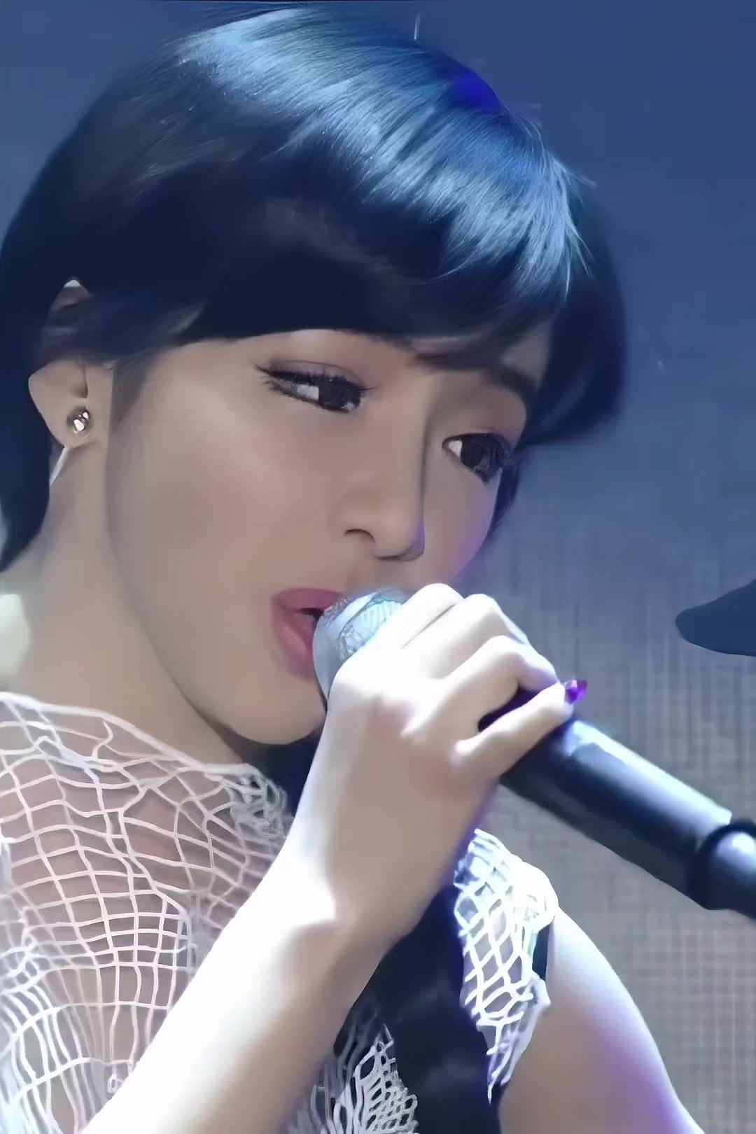 @BIG2NE1 IS BACK, BITCH.