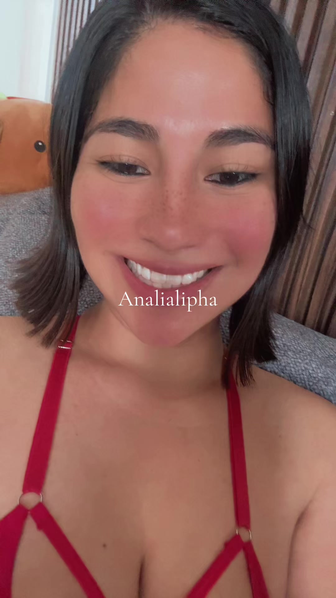 @Analialiphaoficial