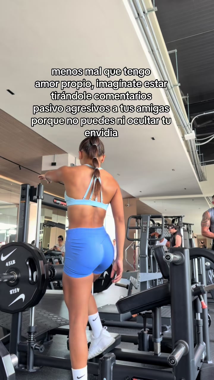 @Nathalia López