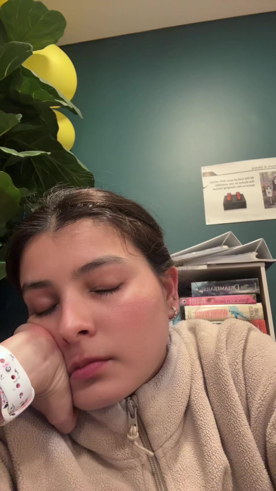 @Swastee🦋🌸🤍🔥