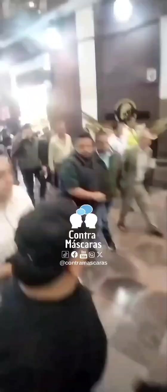 @ContraM&aacute;scaras